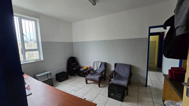 To Let commercial Property for Rent in Triangle Farm Western Cape
